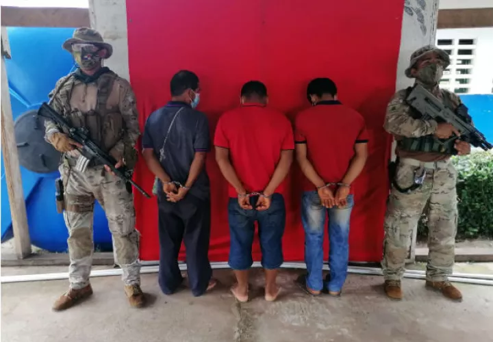 Los aprehendidos son investigados por las autoridades correspondientes. Fotos: Cortesía/Melquíades Vásquez