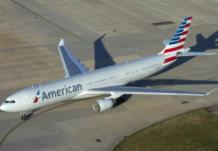 American espera reducir sus gastos en 15.000 millones para el conjunto de 2020, principalmente por el cierre de vuelos. EFE