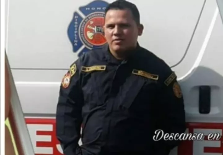 Danny Cedeño del Cuerpo de Bomberos fallece en un accidente automovilístico.
