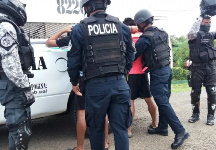 Tras algunas diligencias realizadas por el Ministerio Público en conjunto con unidades de la Poonal licía Nacise dio con a captura de estos cuatro sujetos presuntos responsables del hecho.