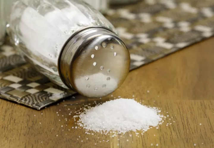 Se recomienda el consumo de menos de 5 gramos de sal diarios. Foto: Ilustrativa / Pixabay