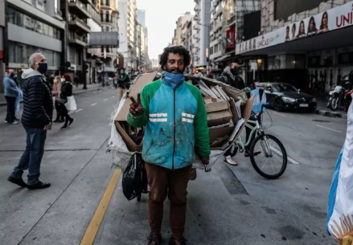 La enmienda eleva el valor presente neto implícito en la oferta de los 40 dólares por cada 100 dólares de deuda a canjear. EFE