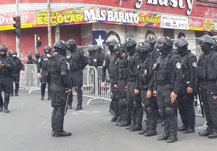 El dispositivo de seguridad busca frenar las protestas anunciadas para hoy. Foto Víctor Arosemena