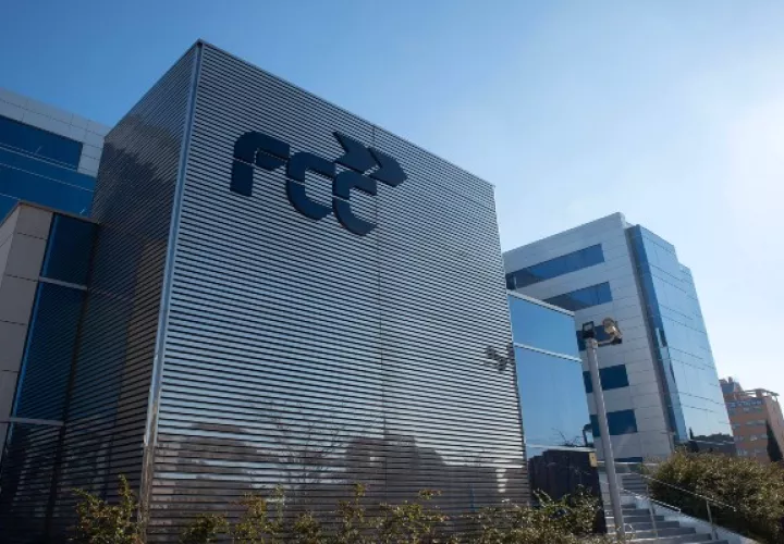 Carlos Slim posee el 76.6% de las acciones de FCC. Foto/Cortesía