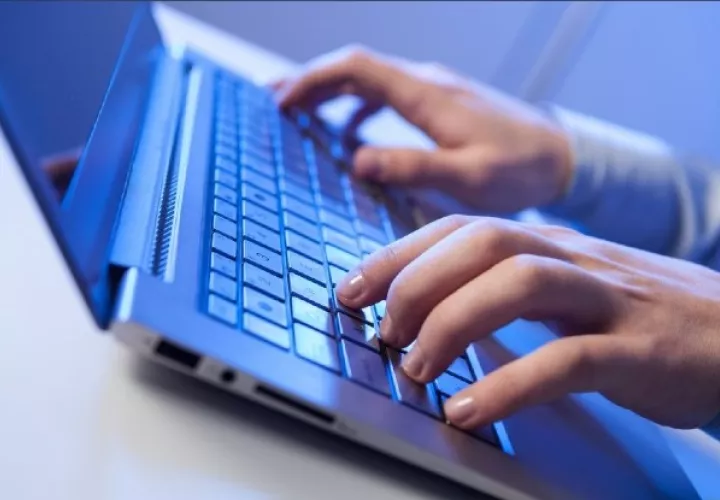 Ennis declaró que el Punto de Intercambio de Internet es una inversión de Navégalo que "se convierte en una plataforma colaborativa. EFE
