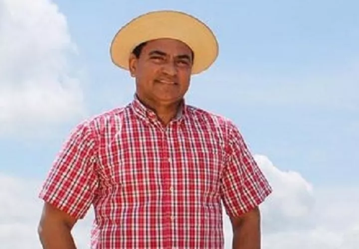 Kendal Royo es el presentador del programa "De aquí pa´ lla". Foto: Instagram