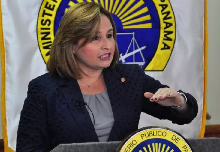 Ejecutan secuestro de bienes a exprocuradora Kenia Porcell y consignan fianza. 