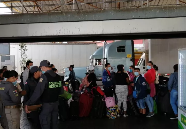 Advierten sobre sanciones a quienes violen las restricciones de movilidad.
