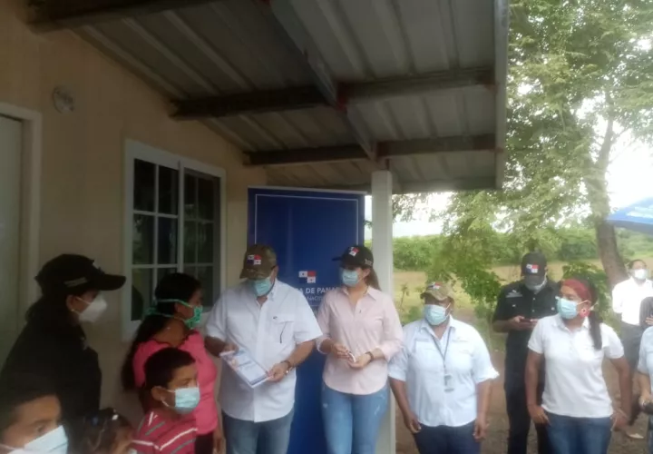 Otras cuatro casas improvisadas en el distrito de Olá en la provincia de Coclé, fueron reemplazadas por el Ministerio de Vivienda y Ordenamiento Territorial.