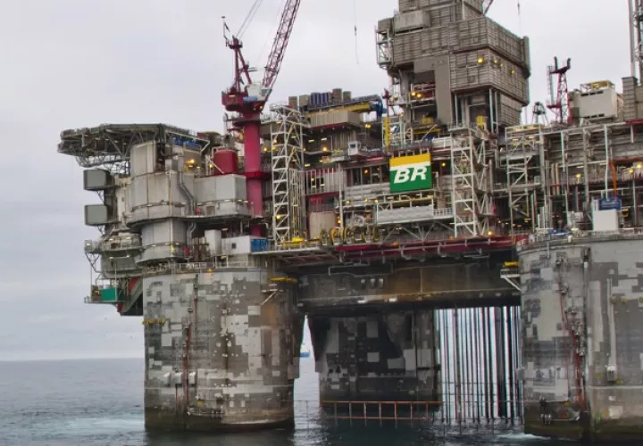 Petrobras, la mayor empresa de Brasil, produjo en el primer semestre de 2020 una media diaria de 2.85 millones de barriles de petróleo. EFE