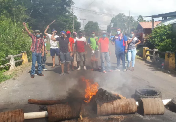 Las protestas iniciaron desde el pasado jueves con cierre de vías y quemadera de llantas. Fotos: Melquíades Vásquez. 