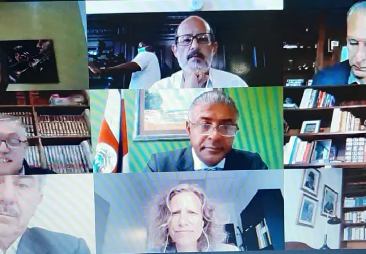 En la reunión virtual participaron: el diputado cubano Rolando González Patricio, secretario de comisiones del Parlatino y la senadora Argentina Silvia Giacoppo, secretaria alterna de comisiones.