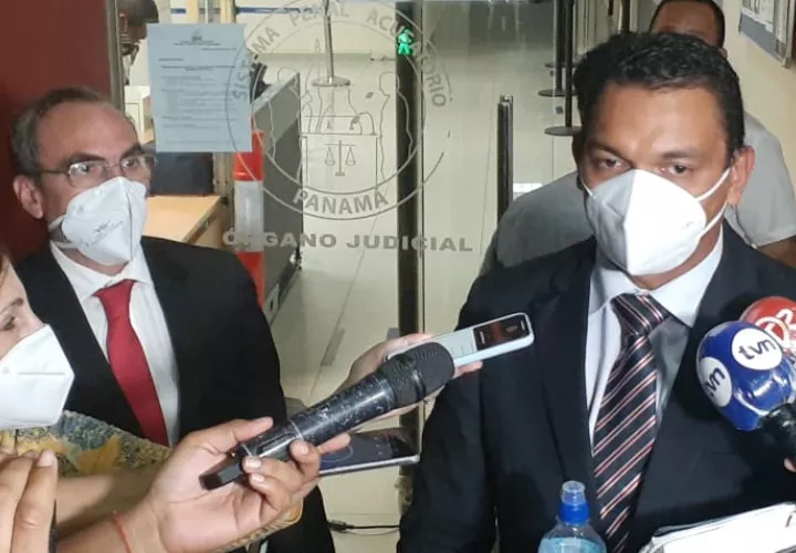 A "Picuiro" López se le registró un rifle marca IWI, documentos y computadoras tras la Operación Furia.