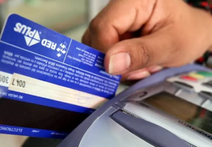 El pago de créditos representaron el 64 % del ingreso. EFE