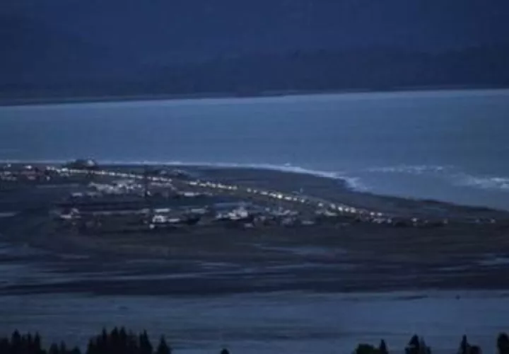 Las sirenas sonaron y las autoridades pidieron a los ciudadanos que se refugiaran en el interior del estado o en lugares altos.