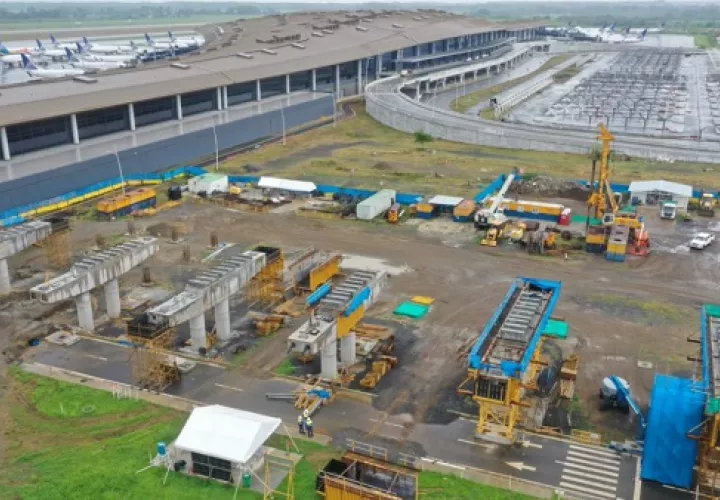 La obra contará con dos estaciones de pasajeros, una en el Itse y la otra en la terminal aérea, con andén lateral de 94 metros de largo. Foto/Cortesía