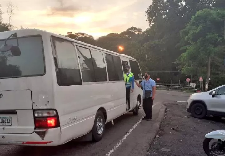 La Policía realiza constantes operativos para hacer cumplir las normas sanitarias. 