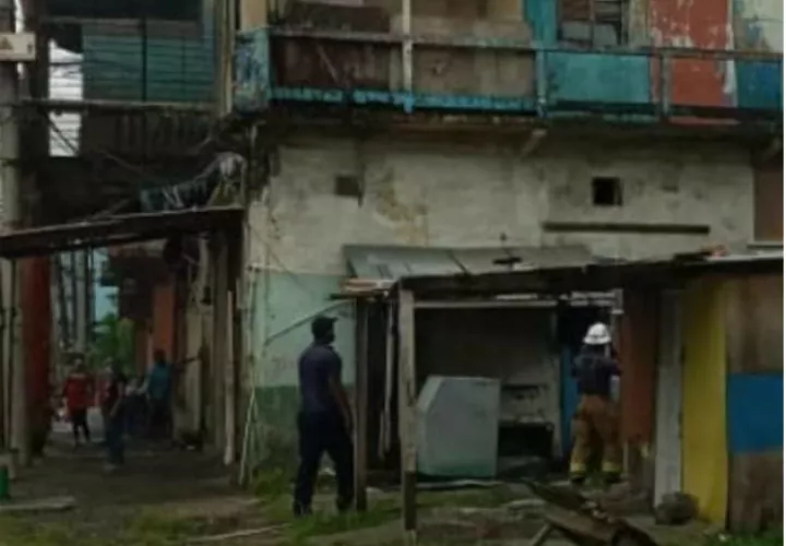 El viejo caserón está ubicado en calle 12 y 13, avenida Herrera, Colón. Fotos: Diómedes Sánchez S. 