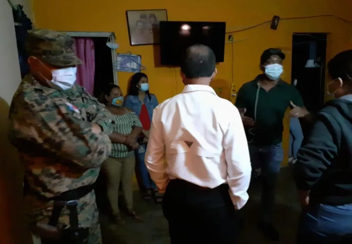 El Senafront, acompañó al Juez de Paz a la residencia donde se denunció la fiesta.