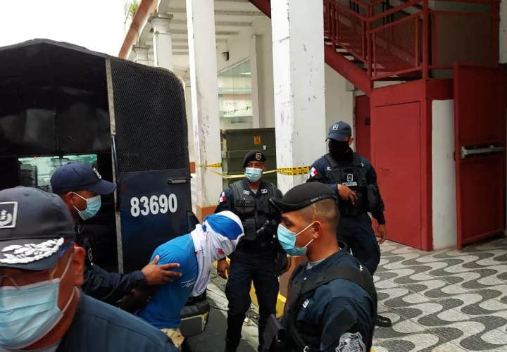 A Reynaldo Cuadra se le decretó la legalización de su captura y se le imputaron cuatro cargos.