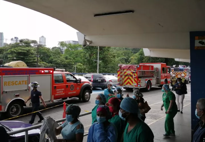 En total se desalojaron a 32 pacientes no COVID-19 del edificio de la Especializada de la CSS.