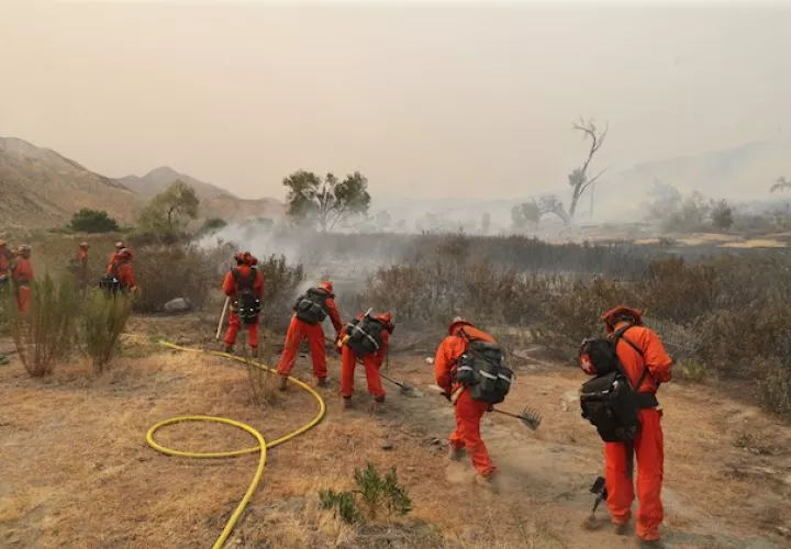 Hasta el momento, unas 7.800 personas han sido desalojadas de sus casas en Cherry Valley, una comunidad situada en el condado de Riverside, un número que no ha crecido en las últimas horas.