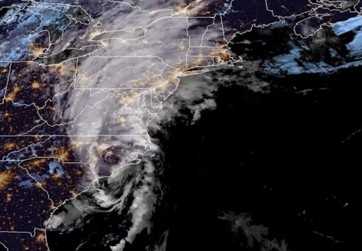 Isaías tocó tierra con fuerza de categoría 1 alrededor de las 23.10 hora local (03.10 GMT del martes) cerca de Ocean Isle Beach, un pequeño pueblo de un millar de habitantes próximo a la frontera con Carolina del Sur.