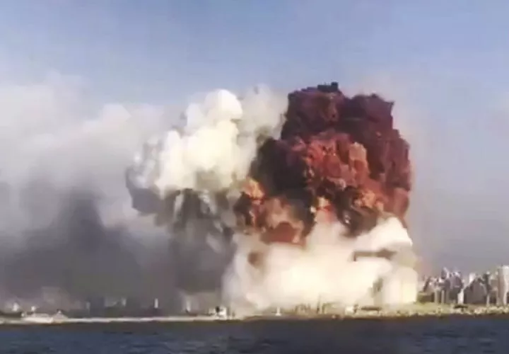 Imagen de video grabada con un teléfono móvil del momento de la explosión. Fotos:EFE.