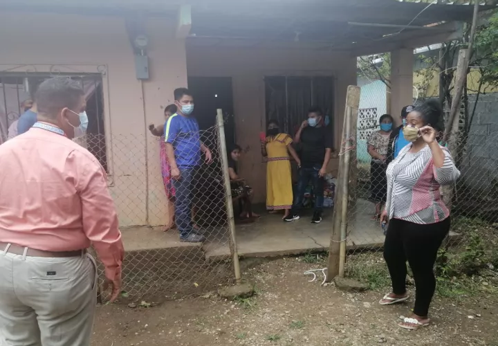 Los familiares viajarán por tierra hasta Santiago, donde permanecerán hasta que mejore el tiempo en el sitio, para luego ser trasladados vía aérea hacia la comunidad, con el apoyo del Servicio Nacional Aeronaval. FOTO/THAYS DOMÍNGUEZ