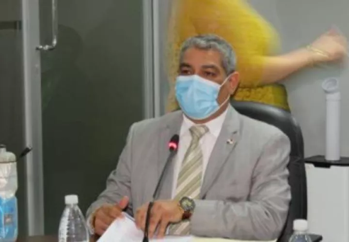El ministro de Salud, Luis Francisco Sucre, dio que se cumplirá con el pago adeudado a médicos y enfermeras y demás personal de salud.