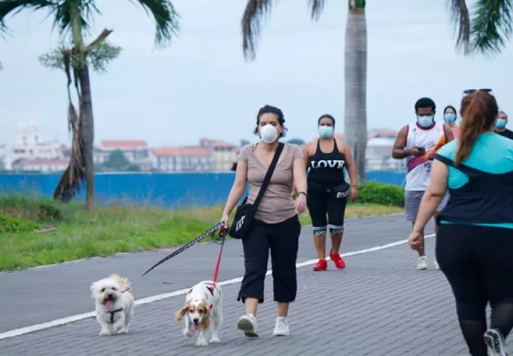 En todas las actividades que se vayan a realizar fuera de casa es obligatorio el uso correcto de mascarillas y mantener el distanciamiento físico.