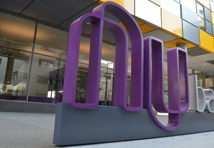 Uno de los atractivos reconocidos de Nubank respecto a los bancos tradicionales en Brasil es la eliminación de comisiones por tener tarjetas de crédito.