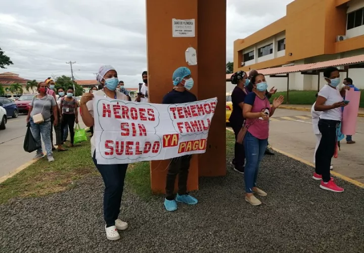 En total son unos 121 funcionarios de salud que han sido nombrados en esta provincia y que aún no perciben sus salarios. FOTO/ERIC MONTENEGRO