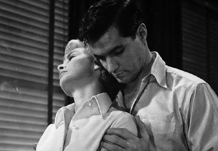 'Psicosis' (1960), una secretaria roba una gran suma de dinero a su jefe.  Cortesía