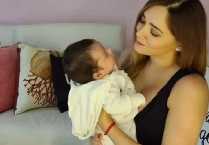 Sherlyn y su hijo André. Foto: Instagram
