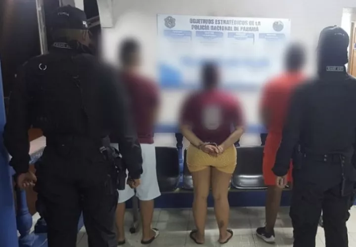 La medida de toque de queda se aplica a nivel nacional, de 7:00 p.m. a 5:00 a.m., para frenar la propagación del nuevo coronavirus. Foto Policía Nacional