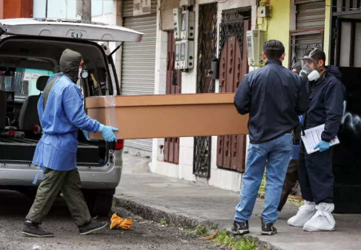 El ministro del Interior, Jorge Montoya, lamentó la pérdida de estos policías. Fotos: EFE.