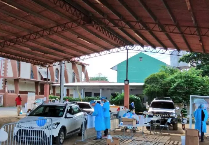 En el distrito de Chepo, para una eficaz detección del virus, se instaló un centro auto rápido para hisopados.