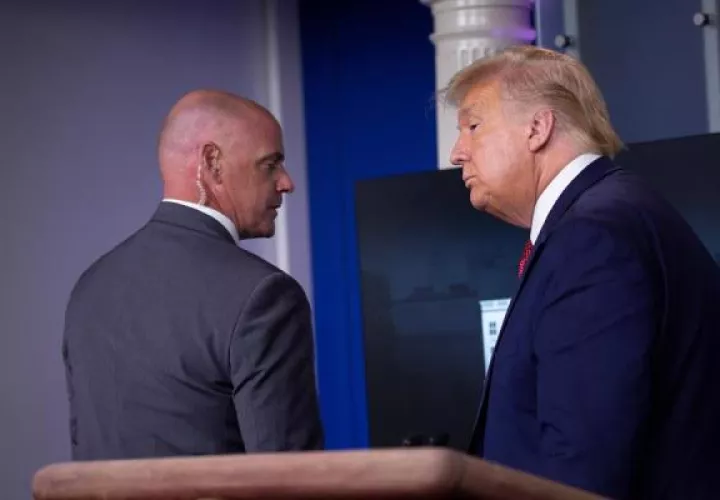 Según explicó después el propio Donald Trump, el agente le dijo: "Señor, ¿puede acompañarme?". FOTO/EFE