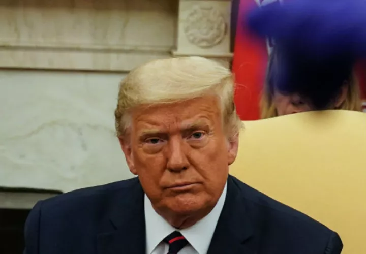 Trump, este jueves, en el Despacho Oval de la Casa Blanca, donde recibió al primer ministro de Irak, Mustafa al Kazemi. Fotos: EFE