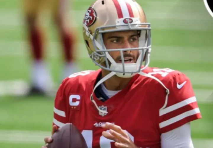 Garoppolo tiene una lesión en el tobillo derecho. 
