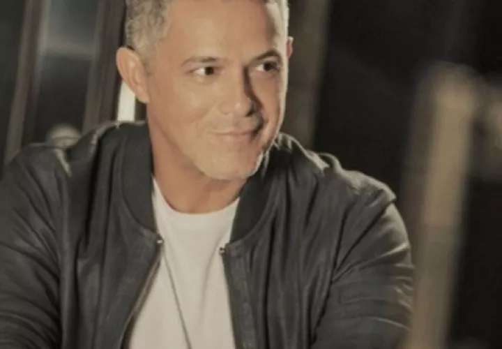 Alejandro Sanz ha colaborado con diferentes artistas de renombre de todas partes del mundo. 