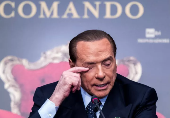 Vista de "Villa San Martino", residencia de Silvio Berlusconi en Arcore, noreste de Milán, Italia, donde cumple con el aislamiento social. Foto: EFE.
