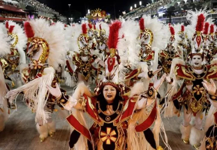 Los desfiles realizados por las 453 comparsas en el Carnaval de este año atrajeron a 7 millones de personas. FOTO/EFE