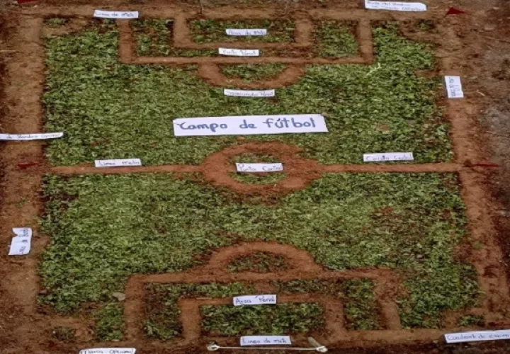 Cancha de fútbol realizada por un alumno de Membrillo, en Coclé.