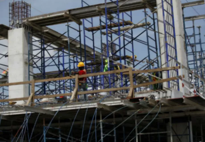 A partir de hoy, lunes el sector de la construcción público y privada reiniciará operaciones luego de cinco meses de estar cerrados.