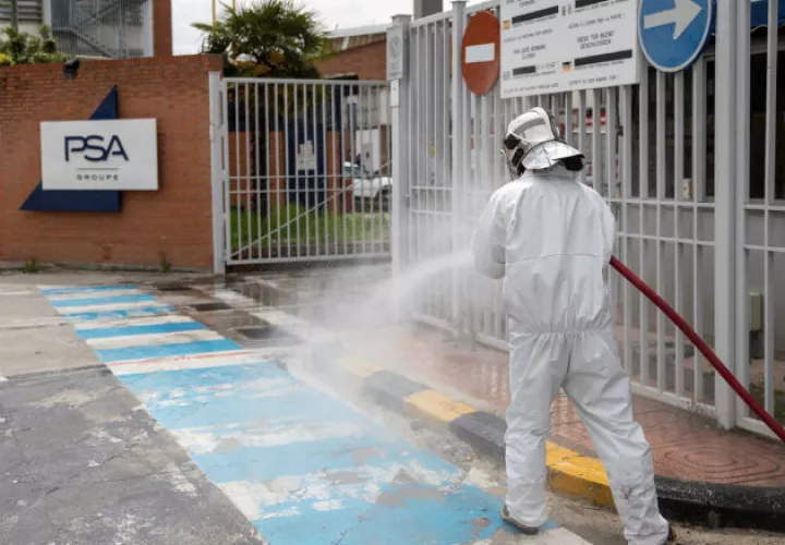 El Gobierno madrileño planea nuevas restricciones a la movilidad y a la concentración de personas. Fotos: EFE.