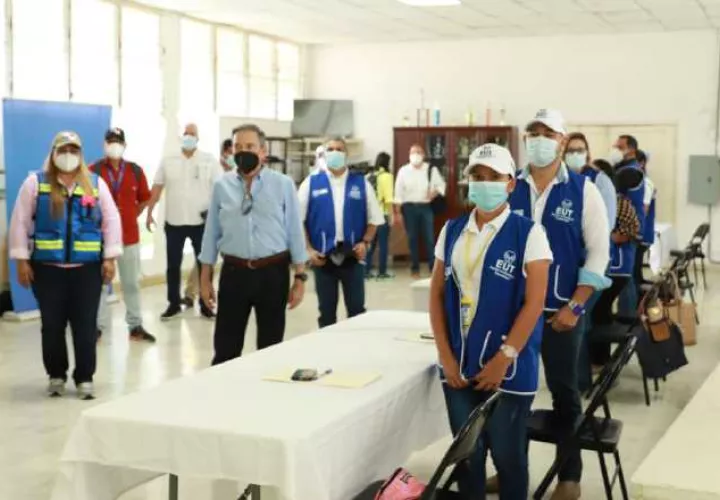El presidente Cortizo participó ayer en una reunión con el Equipo Unificado de Trazabilidad, en la provincia de Coclé. 