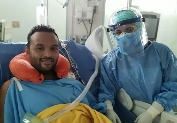 El enfermero Abdiel Amor, de 33 años, reconstruyó para el Panamá América su infernal batalla contra la COVID-19.