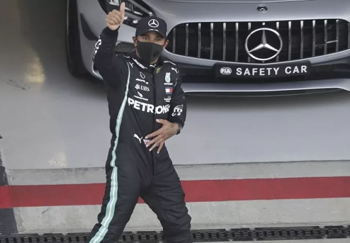 Hamilton firma una brillante temporada.